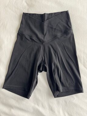 Aerie High-Waist Black V-Cut Bike Shorts Size Medium